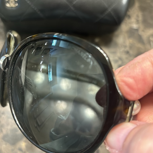 🌊 CHANEL Interlocking 💋CC Logo Oversized Sunglasses - Picture 10 of 13